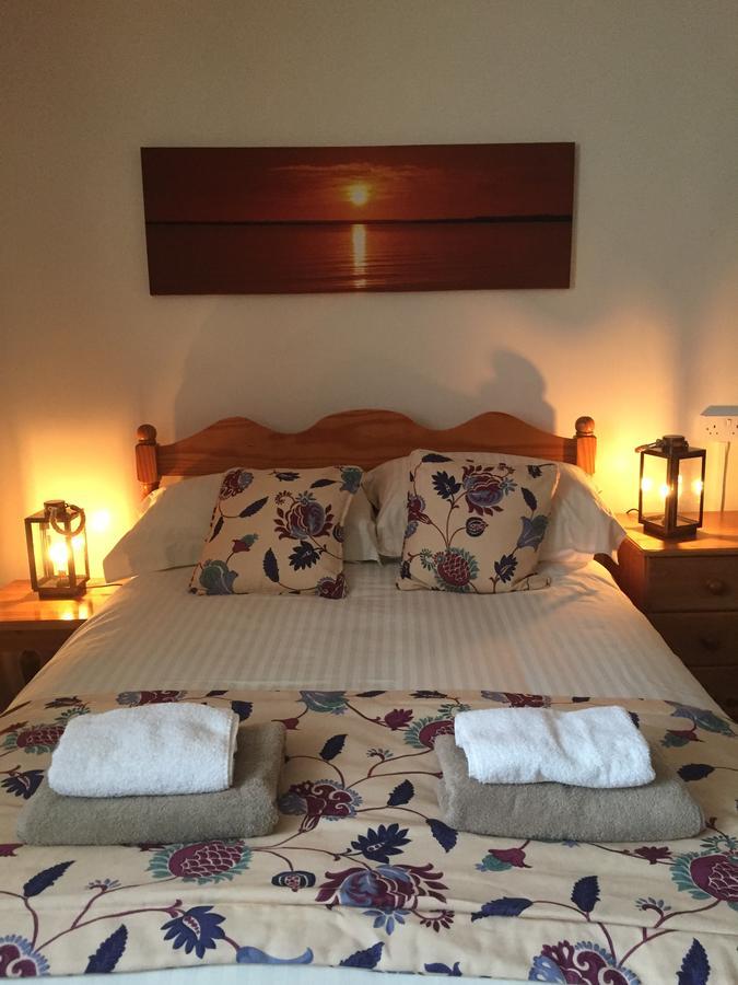 The Mitre Inn Witheridge 外观 照片