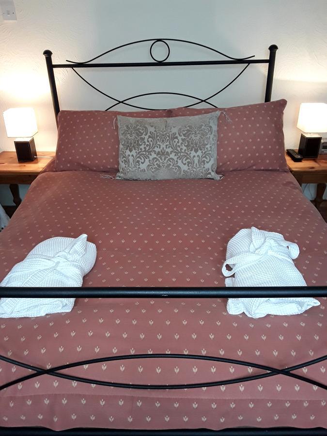 The Mitre Inn Witheridge 外观 照片